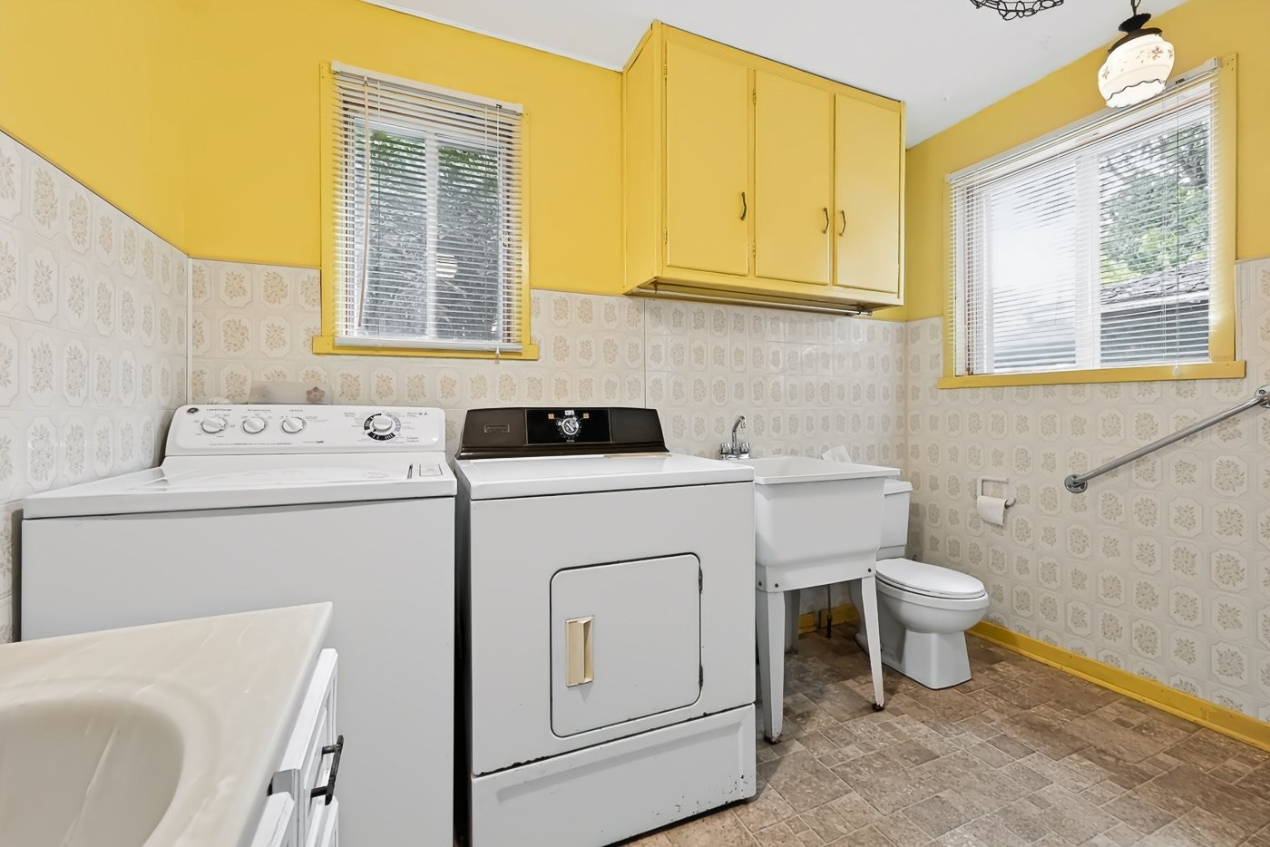 









196


Rue Greenfield

,
Longueuil (Greenfield Park),




QC
J4V2J5

