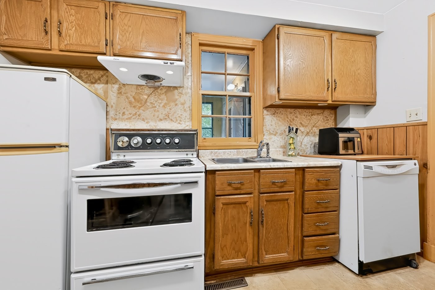 









196


Rue Greenfield

,
Longueuil (Greenfield Park),




QC
J4V2J5


