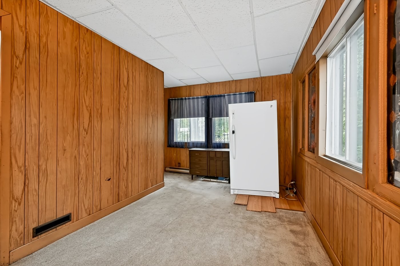 









196


Rue Greenfield

,
Longueuil (Greenfield Park),




QC
J4V2J5

