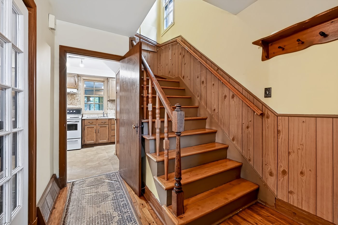 









196


Rue Greenfield

,
Longueuil (Greenfield Park),




QC
J4V2J5

