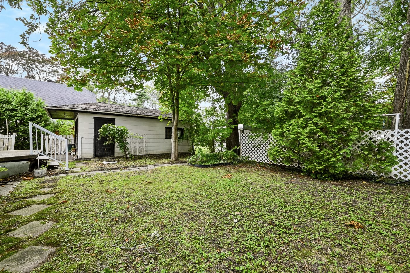 









196


Rue Greenfield

,
Longueuil (Greenfield Park),




QC
J4V2J5

