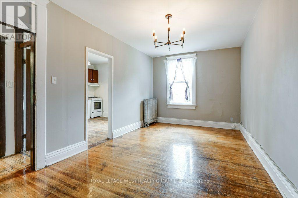 












28 CONCORD AVENUE

,
Toronto,




Ontario
M6H2P1

