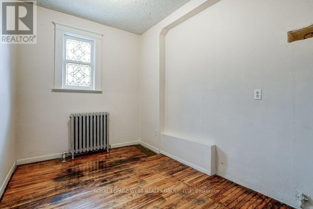 












28 CONCORD AVENUE

,
Toronto,




Ontario
M6H2P1

