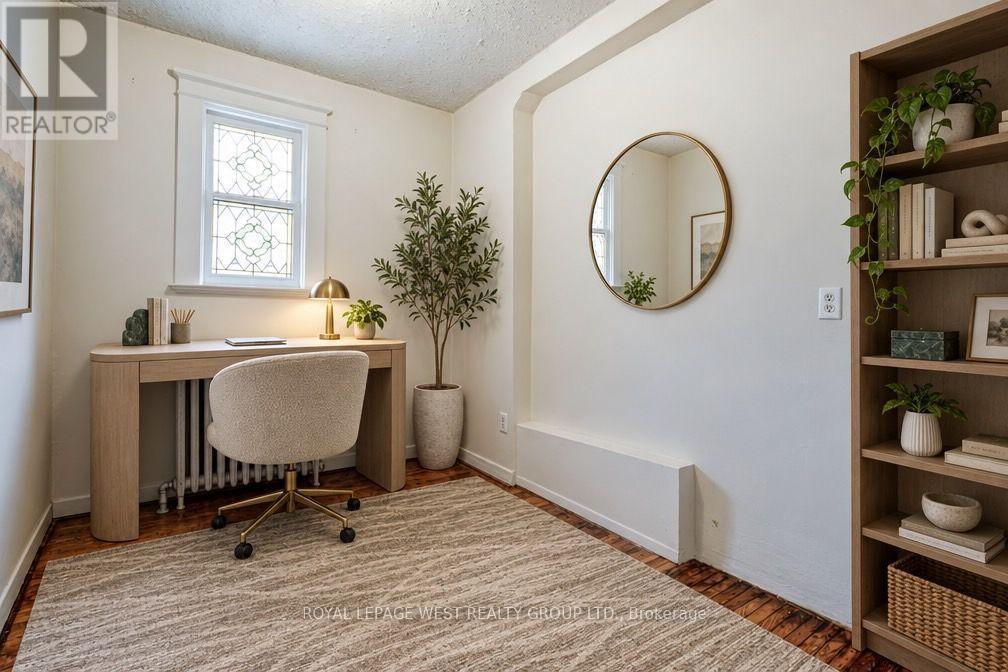 












28 CONCORD AVENUE

,
Toronto,




Ontario
M6H2P1


