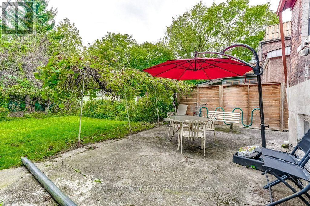 












28 CONCORD AVENUE

,
Toronto,




Ontario
M6H2P1

