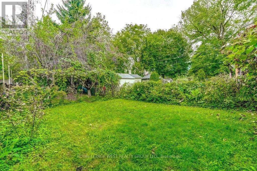 












28 CONCORD AVENUE

,
Toronto,




Ontario
M6H2P1

