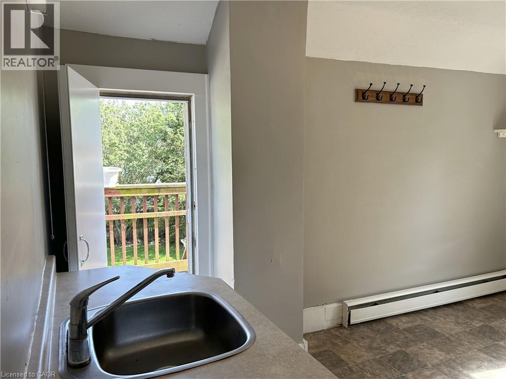 












102 STANLEY Street

,
Simcoe,




Ontario
N3Y1M4

