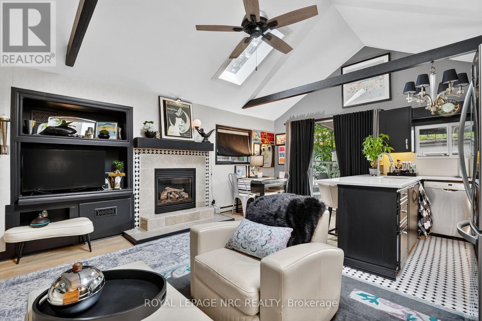 












93 LINCOLN ROAD E

,
Fort Erie (Crystal Beach),




Ontario
L0S1B0


