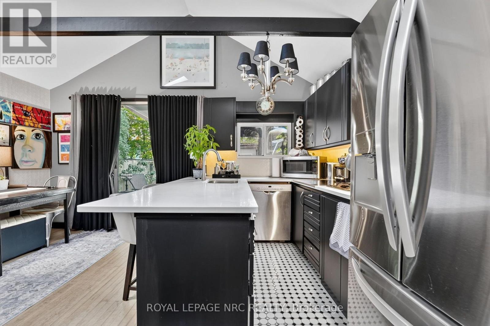 












93 LINCOLN ROAD E

,
Fort Erie (Crystal Beach),




Ontario
L0S1B0

