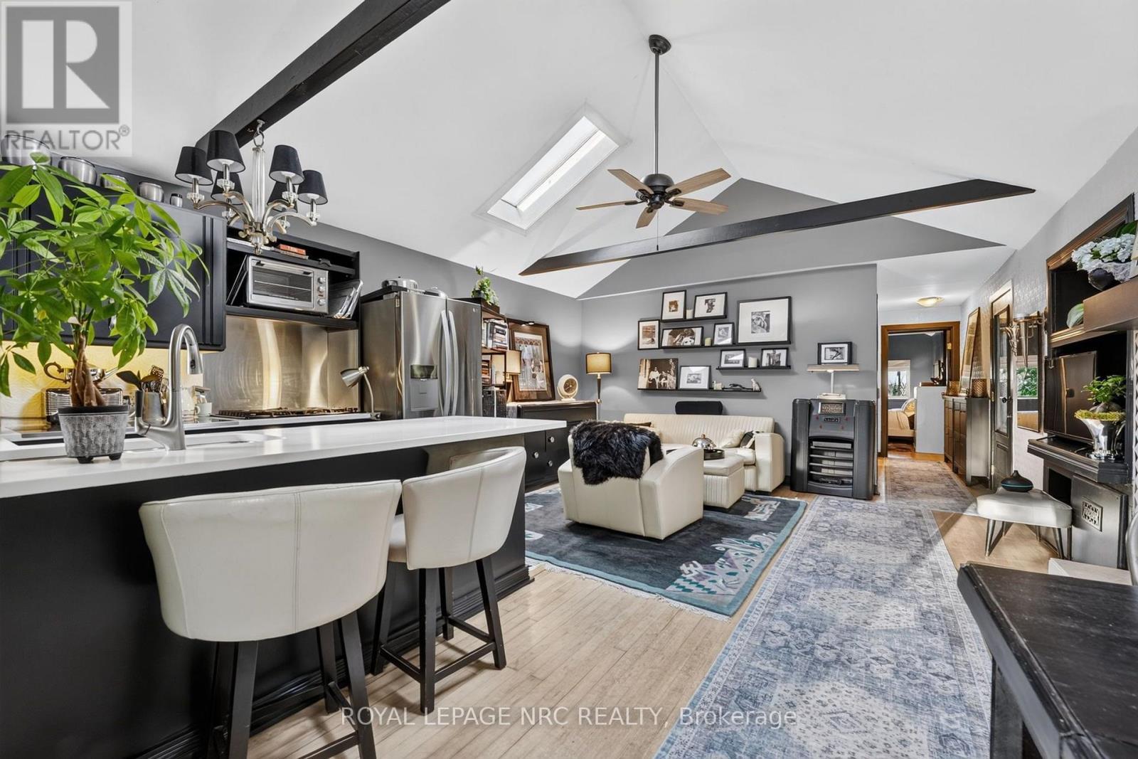 












93 LINCOLN ROAD E

,
Fort Erie (Crystal Beach),




Ontario
L0S1B0

