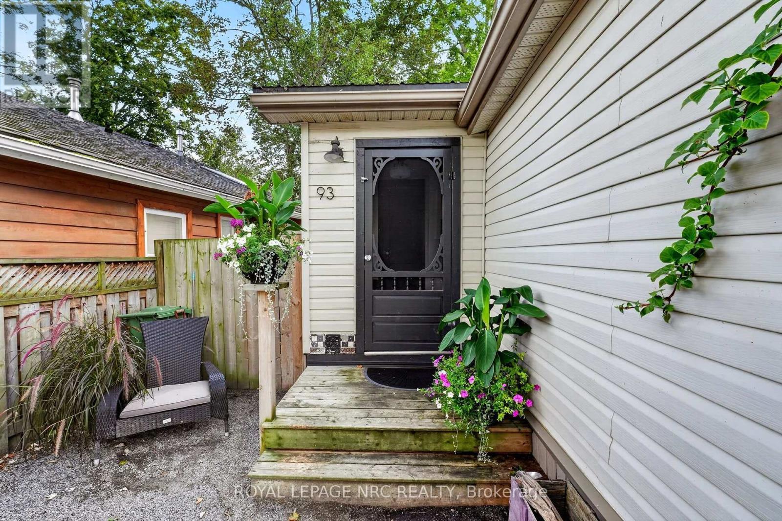 












93 LINCOLN ROAD E

,
Fort Erie (Crystal Beach),




Ontario
L0S1B0

