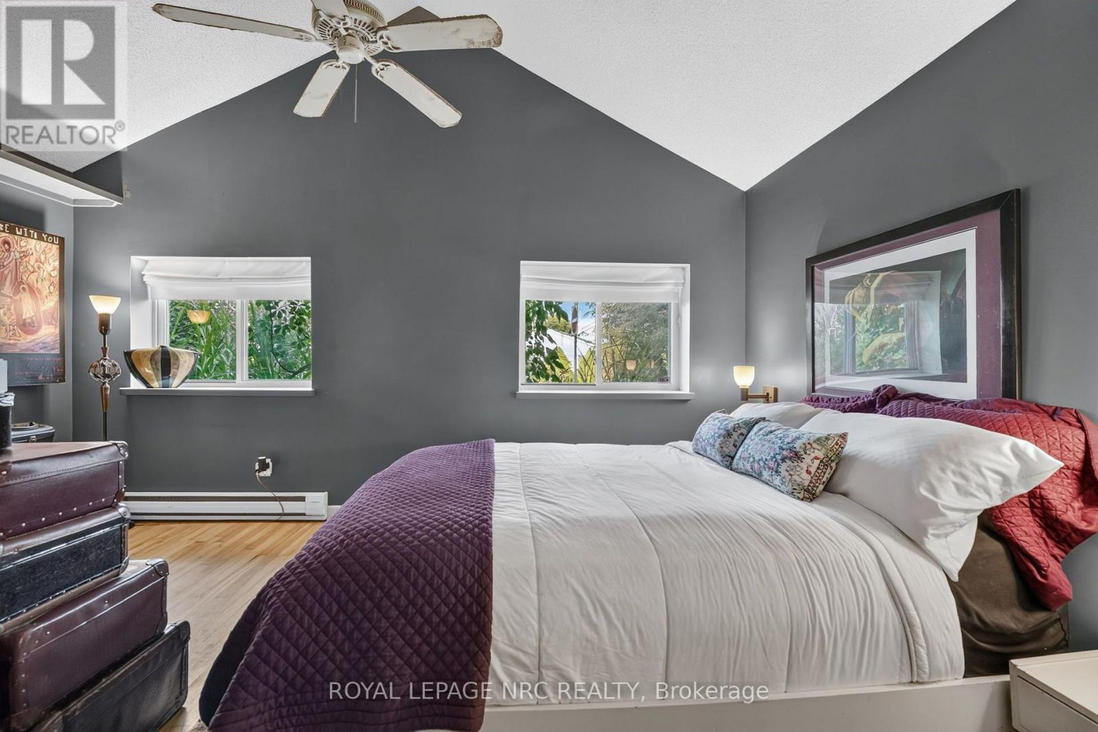 












93 LINCOLN ROAD E

,
Fort Erie (Crystal Beach),




Ontario
L0S1B0

