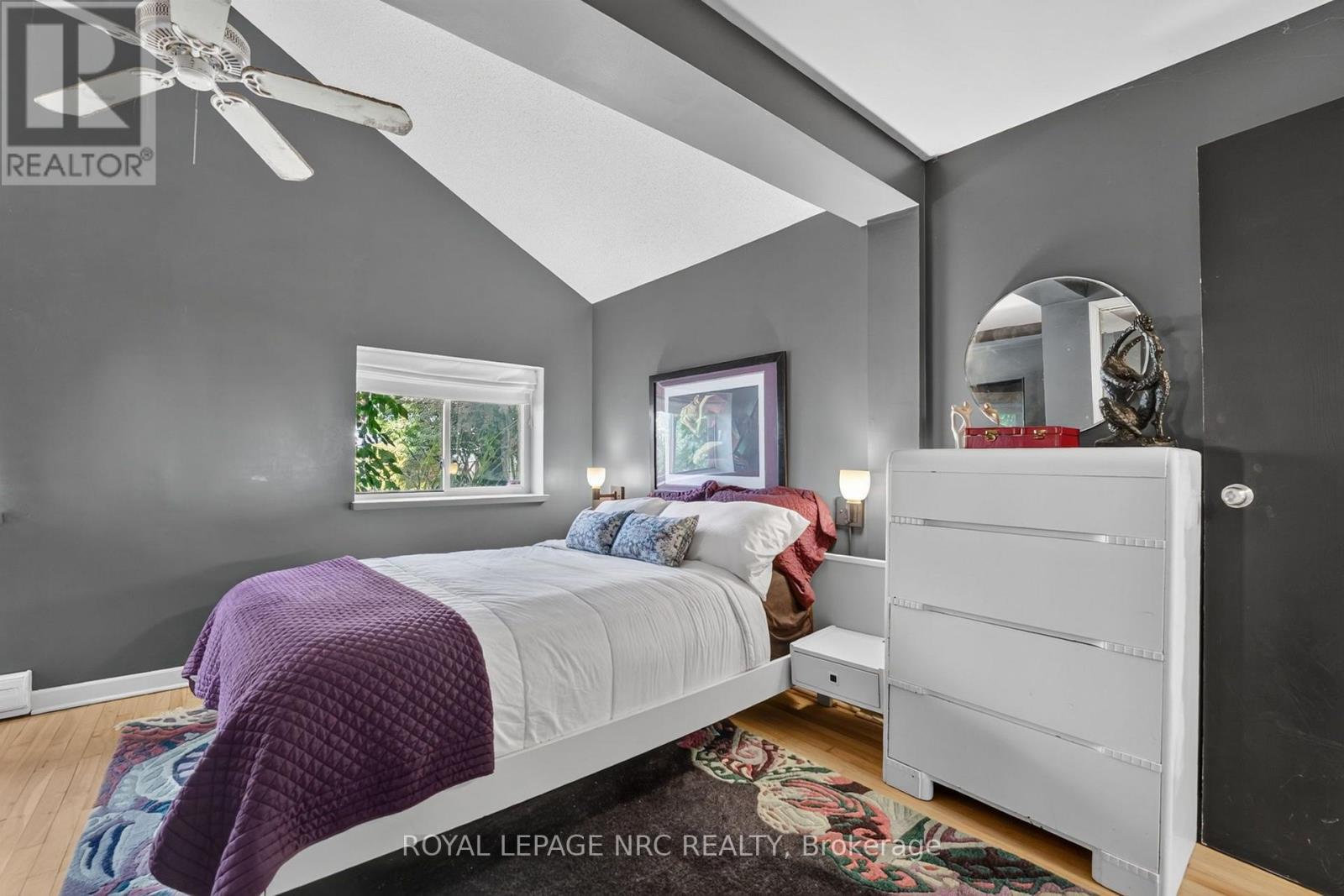 












93 LINCOLN ROAD E

,
Fort Erie (Crystal Beach),




Ontario
L0S1B0

