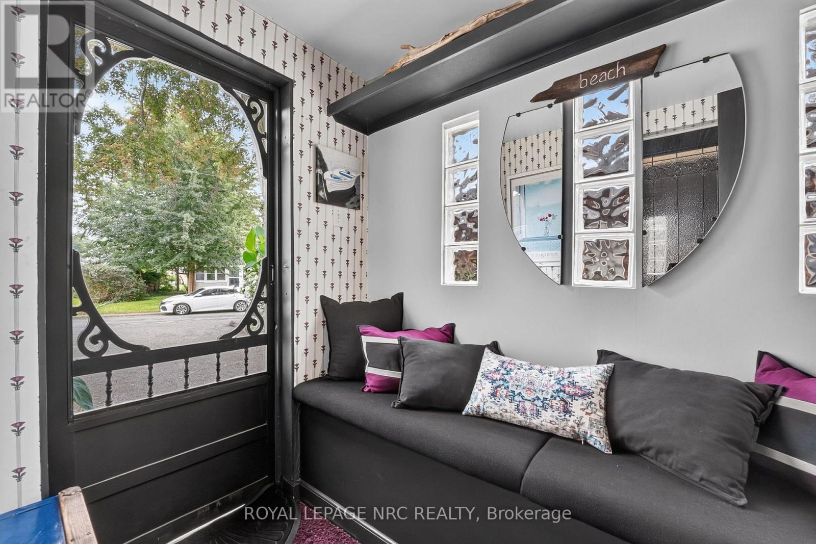 












93 LINCOLN ROAD E

,
Fort Erie (Crystal Beach),




Ontario
L0S1B0

