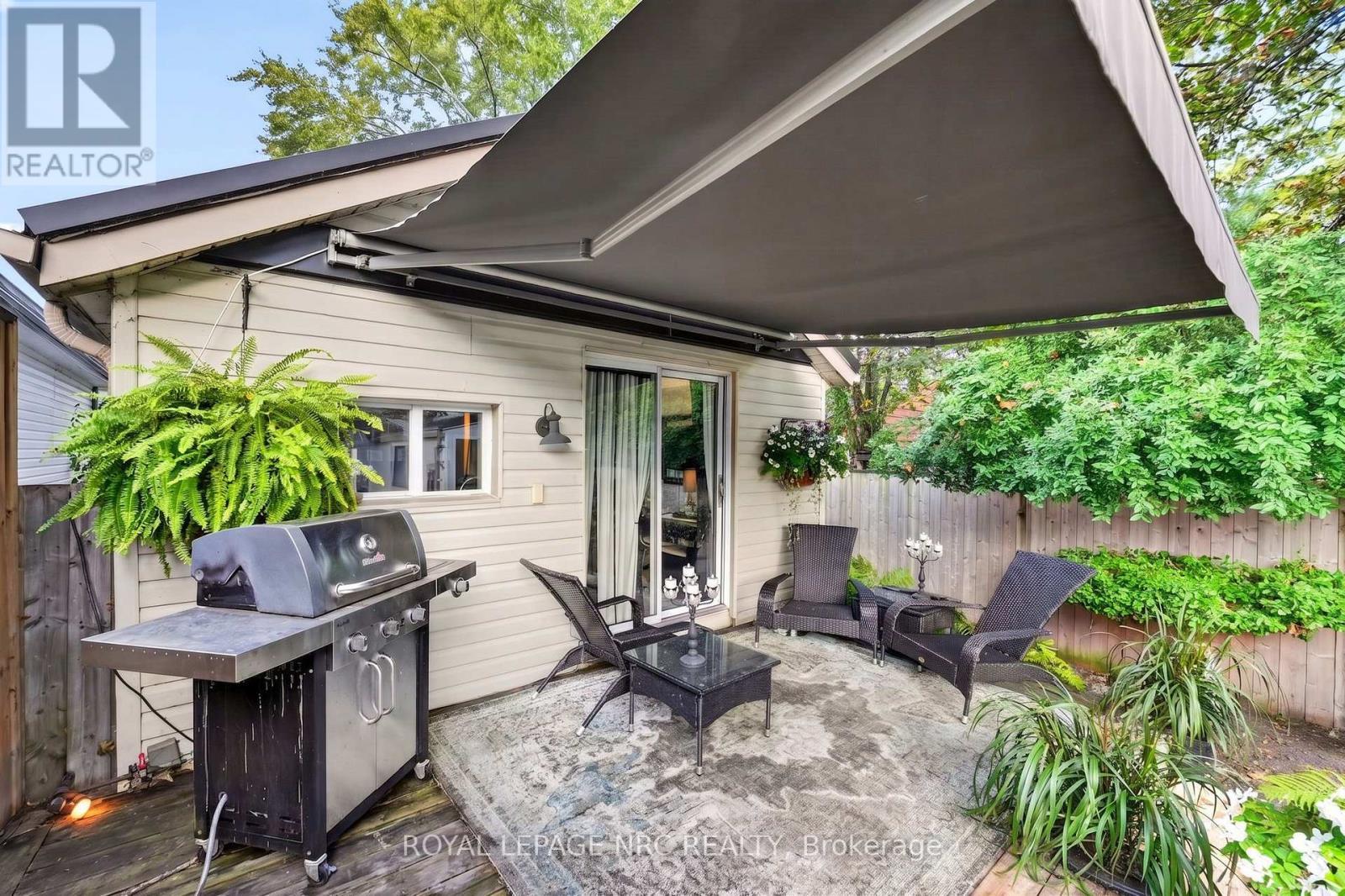 












93 LINCOLN ROAD E

,
Fort Erie (Crystal Beach),




Ontario
L0S1B0

