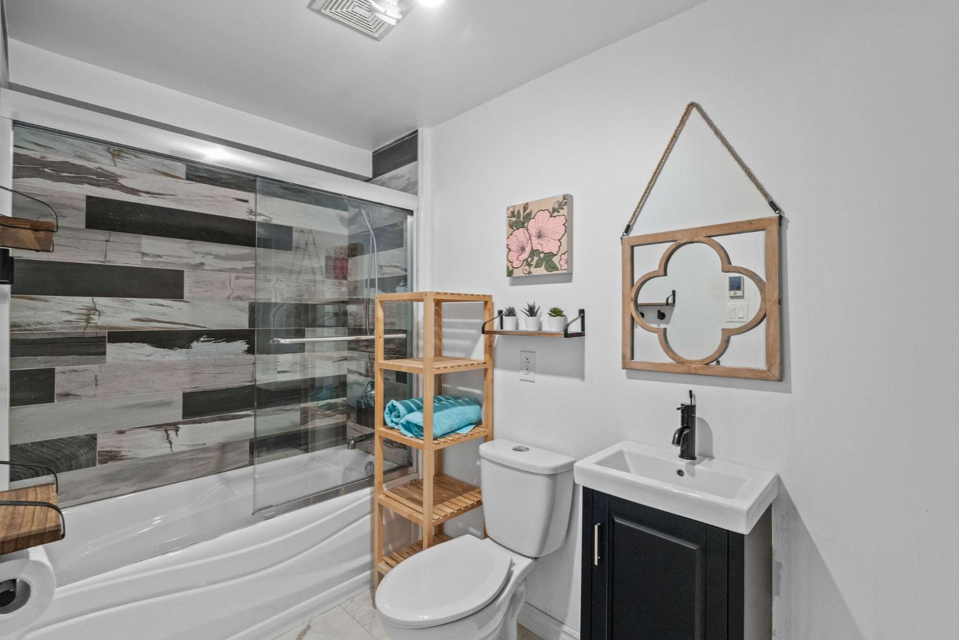 









130


Rue Leblanc

, B,
Repentigny (Repentigny),




QC
J6A8G2

