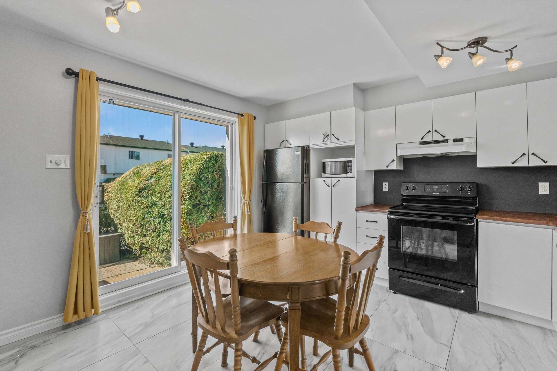









130


Rue Leblanc

, B,
Repentigny (Repentigny),




QC
J6A8G2

