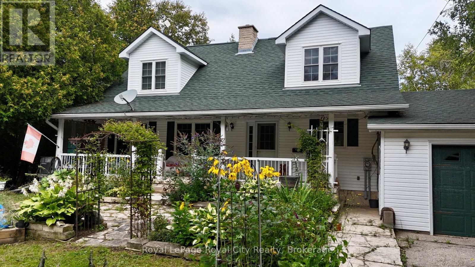 












8 BROCK STREET

,
Northern Bruce Peninsula,




Ontario
N0H2R0

