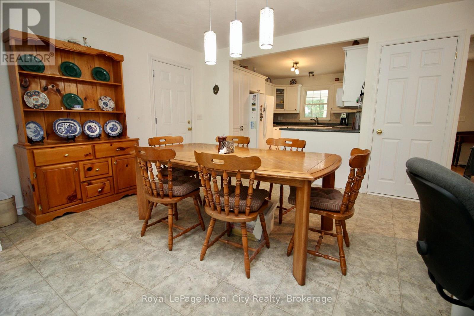 












8 BROCK STREET

,
Northern Bruce Peninsula,




Ontario
N0H2R0

