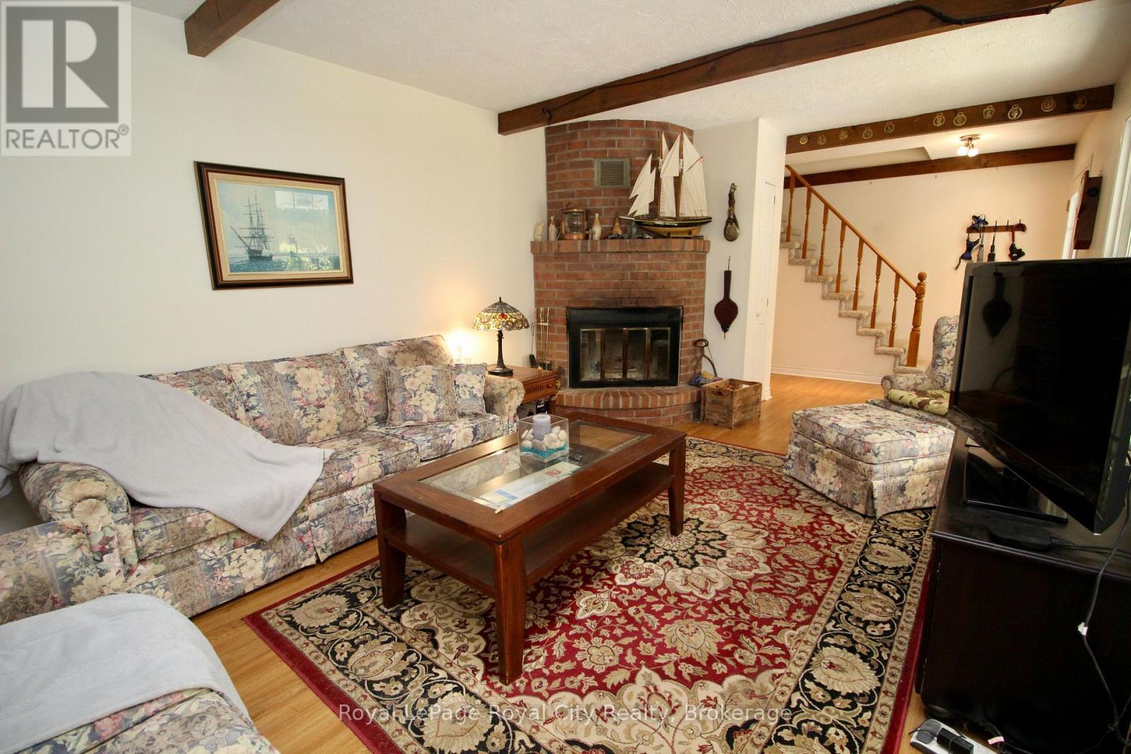 












8 BROCK STREET

,
Northern Bruce Peninsula,




Ontario
N0H2R0

