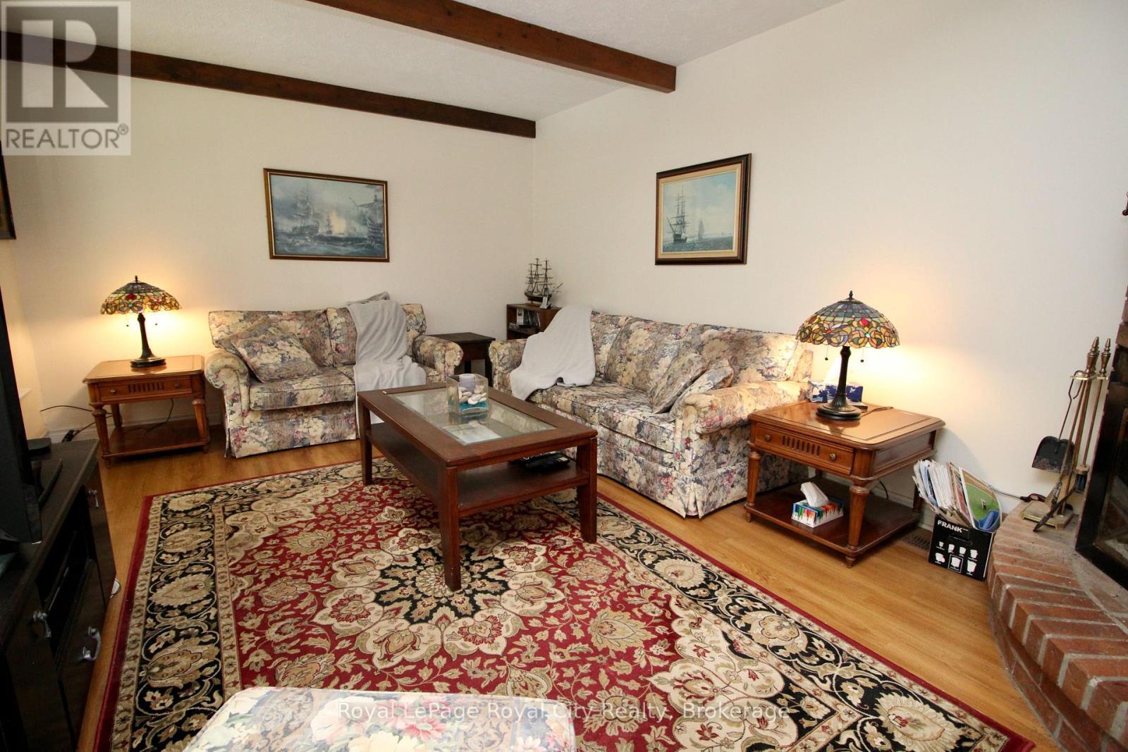 












8 BROCK STREET

,
Northern Bruce Peninsula,




Ontario
N0H2R0

