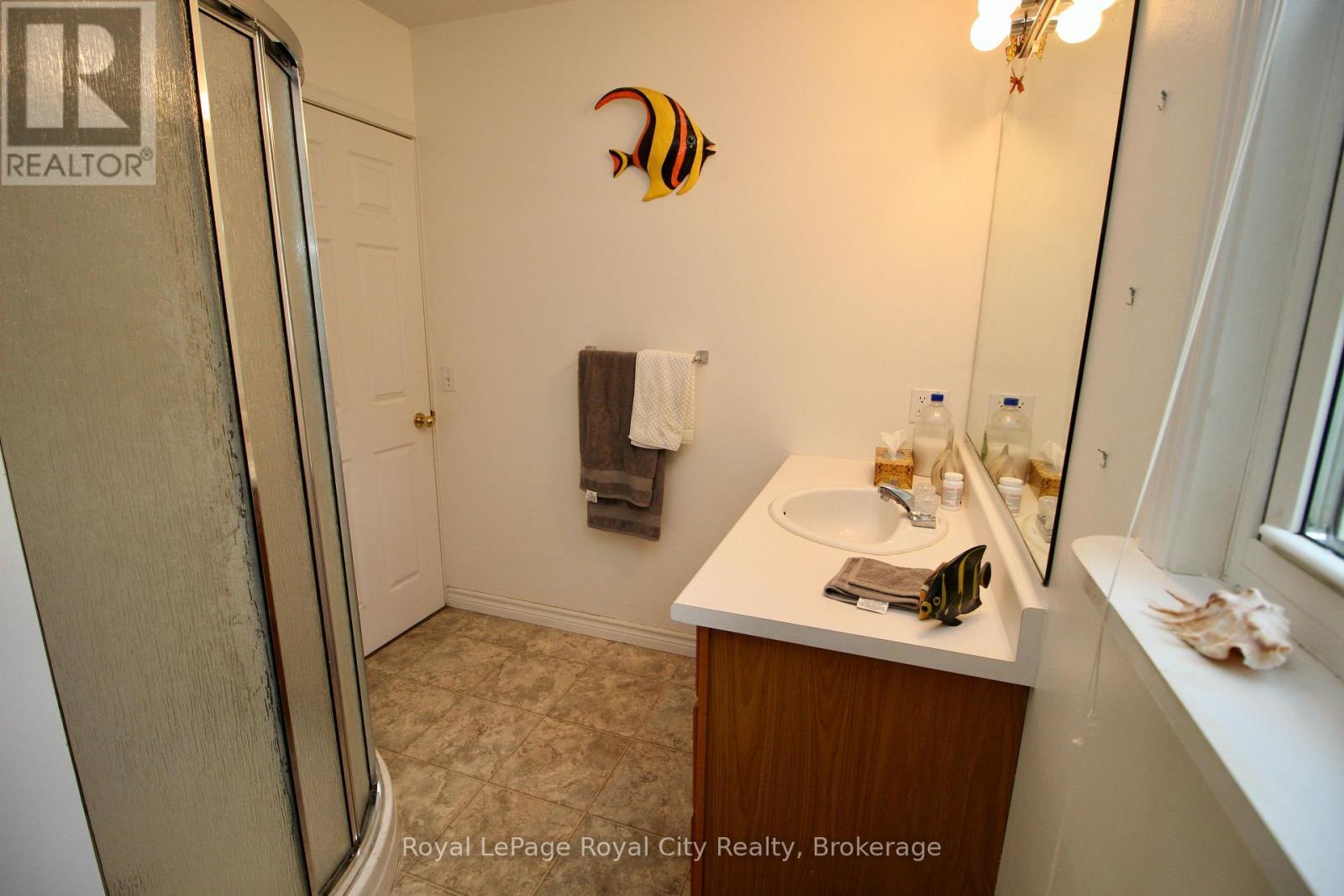 












8 BROCK STREET

,
Northern Bruce Peninsula,




Ontario
N0H2R0

