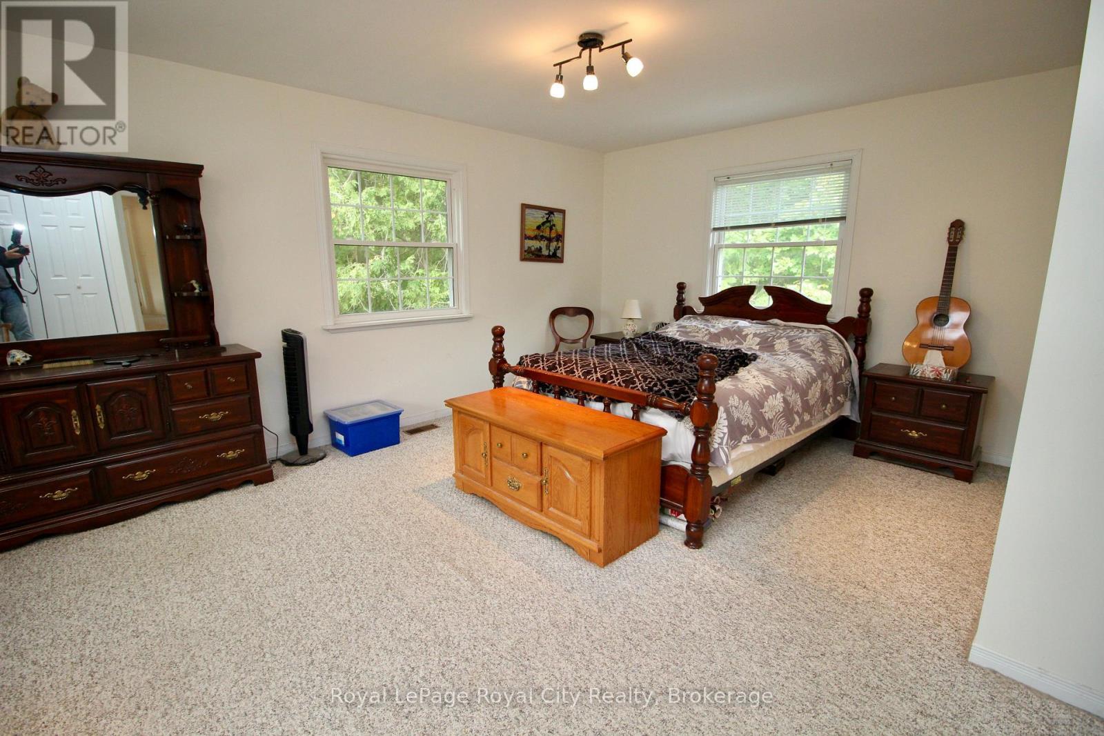 












8 BROCK STREET

,
Northern Bruce Peninsula,




Ontario
N0H2R0

