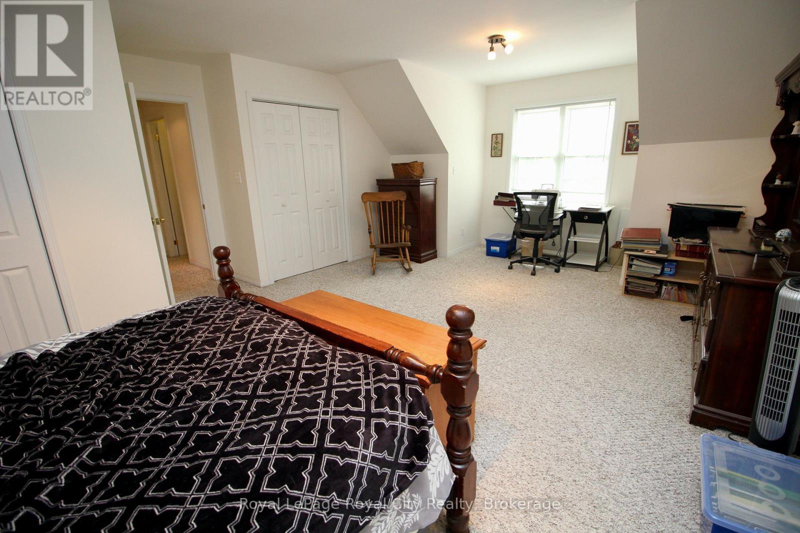 












8 BROCK STREET

,
Northern Bruce Peninsula,




Ontario
N0H2R0

