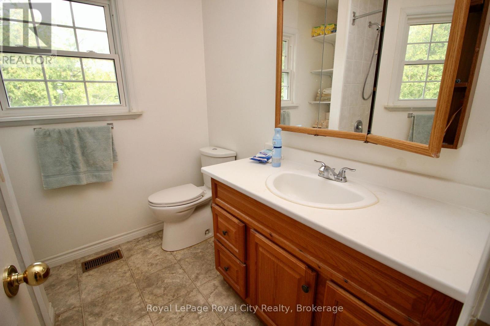 












8 BROCK STREET

,
Northern Bruce Peninsula,




Ontario
N0H2R0

