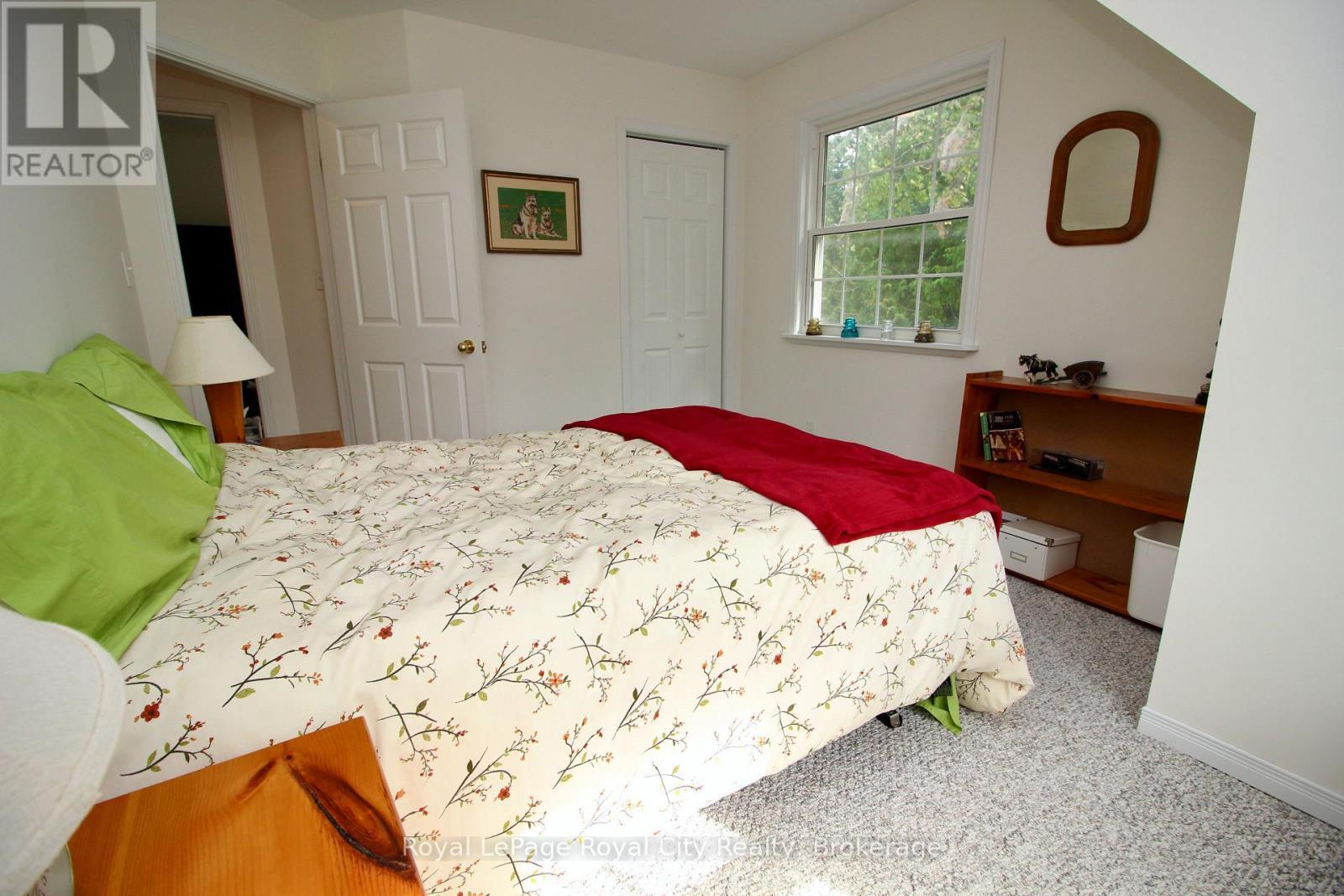 












8 BROCK STREET

,
Northern Bruce Peninsula,




Ontario
N0H2R0

