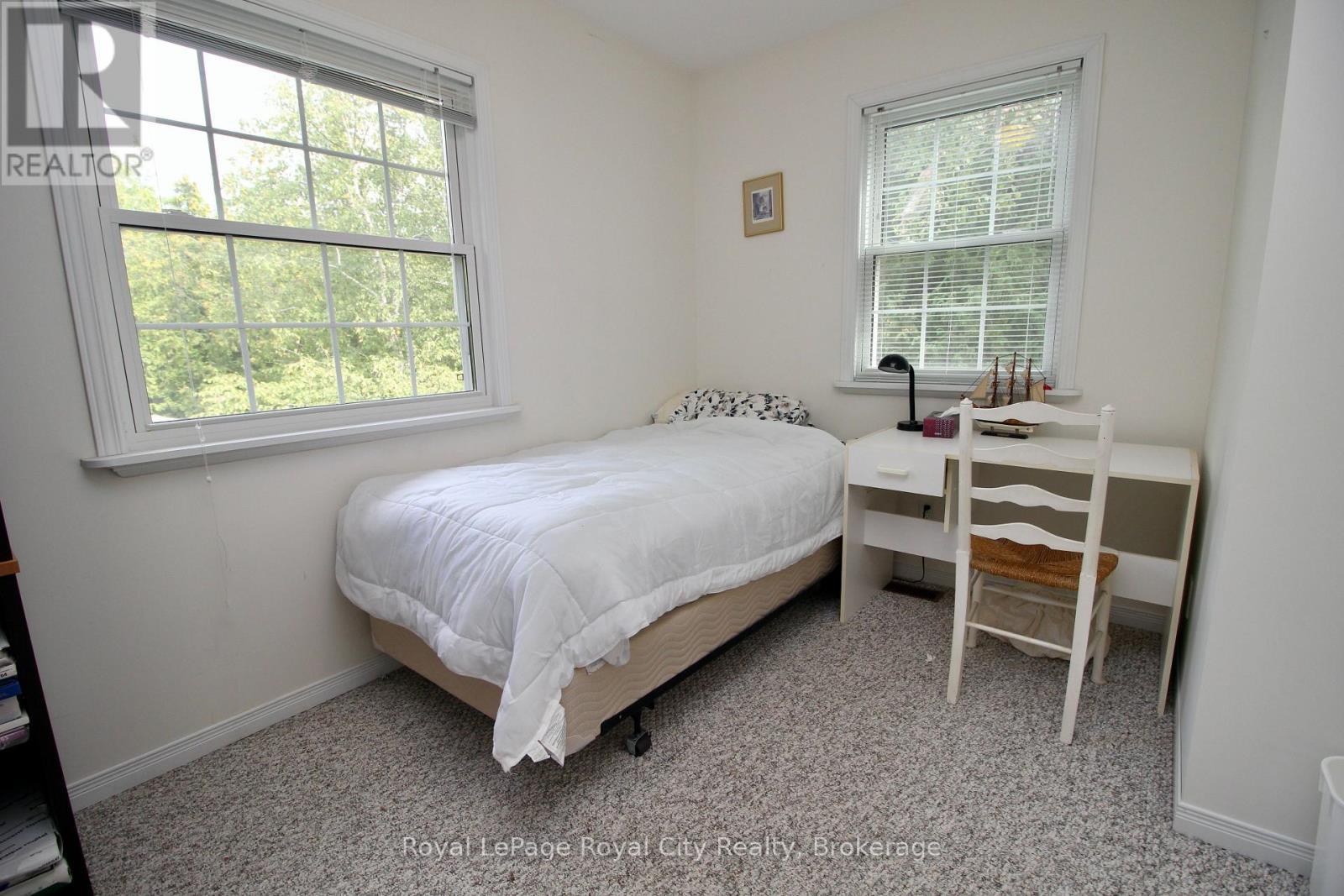 












8 BROCK STREET

,
Northern Bruce Peninsula,




Ontario
N0H2R0

