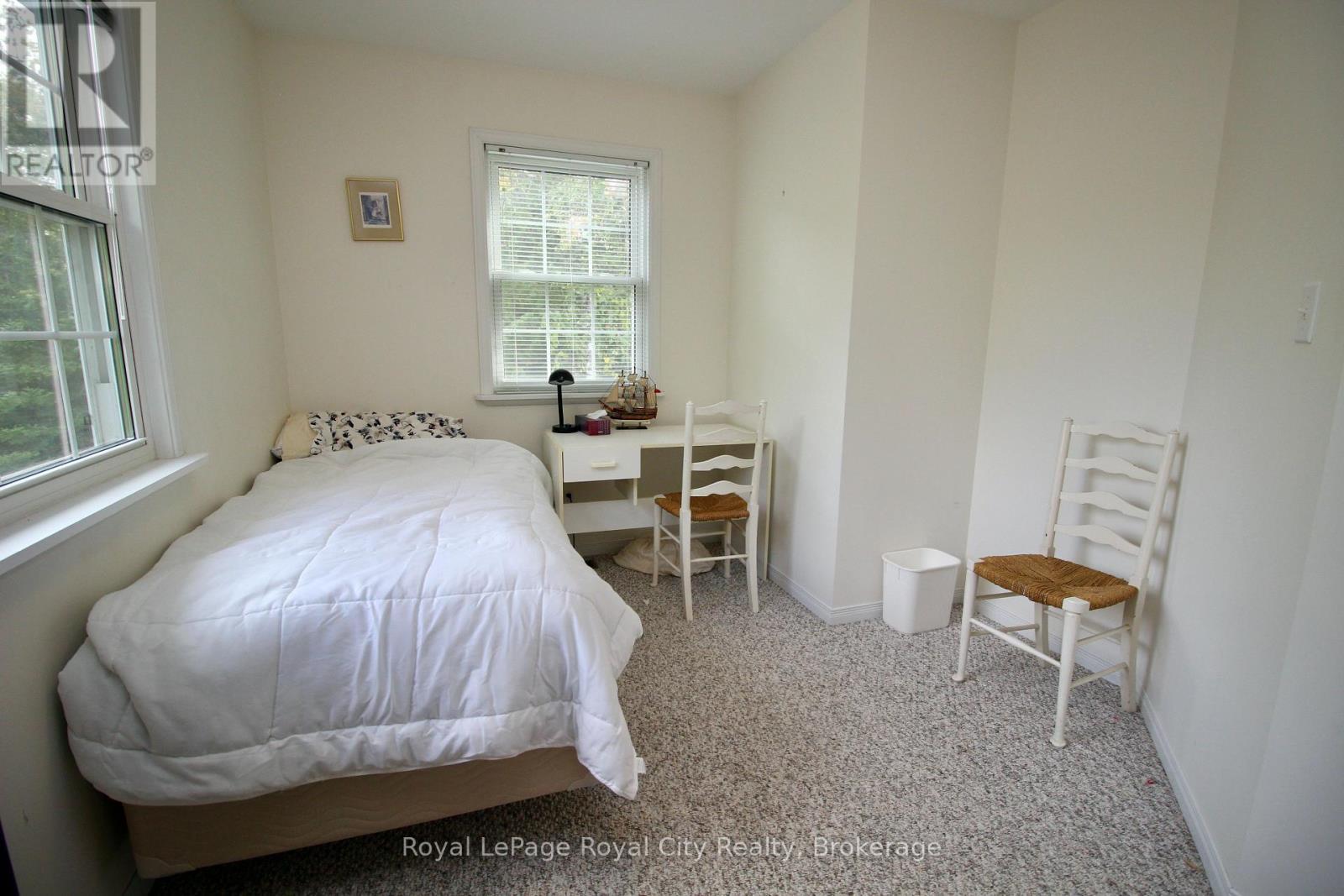 












8 BROCK STREET

,
Northern Bruce Peninsula,




Ontario
N0H2R0


