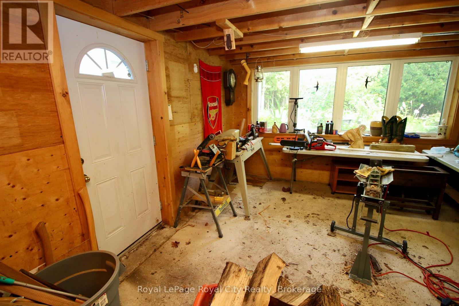 












8 BROCK STREET

,
Northern Bruce Peninsula,




Ontario
N0H2R0

