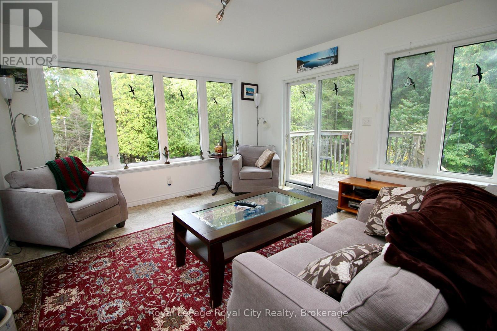 












8 BROCK STREET

,
Northern Bruce Peninsula,




Ontario
N0H2R0

