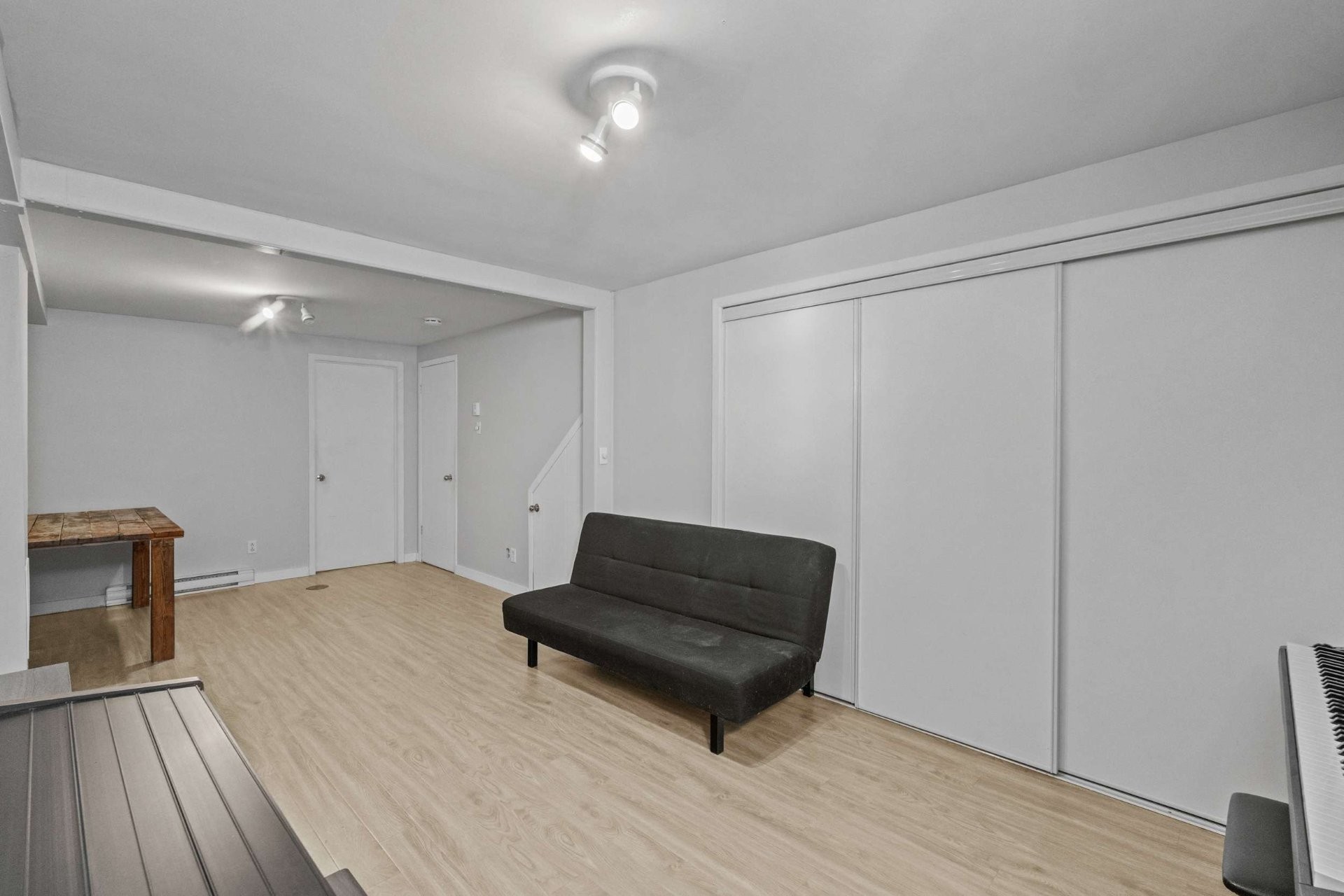 









130Z


Rue Leblanc

, B,
Repentigny (Repentigny),




QC
J6A8G2

