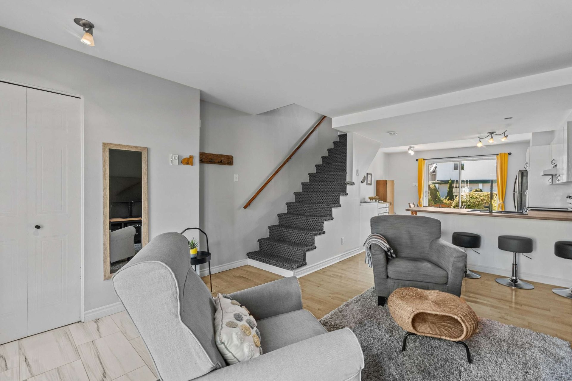 









130Z


Rue Leblanc

, B,
Repentigny (Repentigny),




QC
J6A8G2

