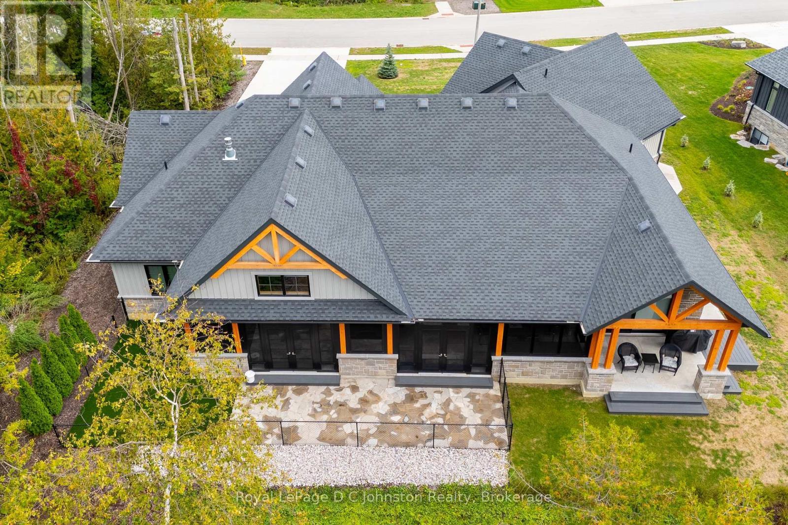 












28 LAKESIDE WOODS CRESCENT

,
Saugeen Shores,




Ontario
N0H2C6

