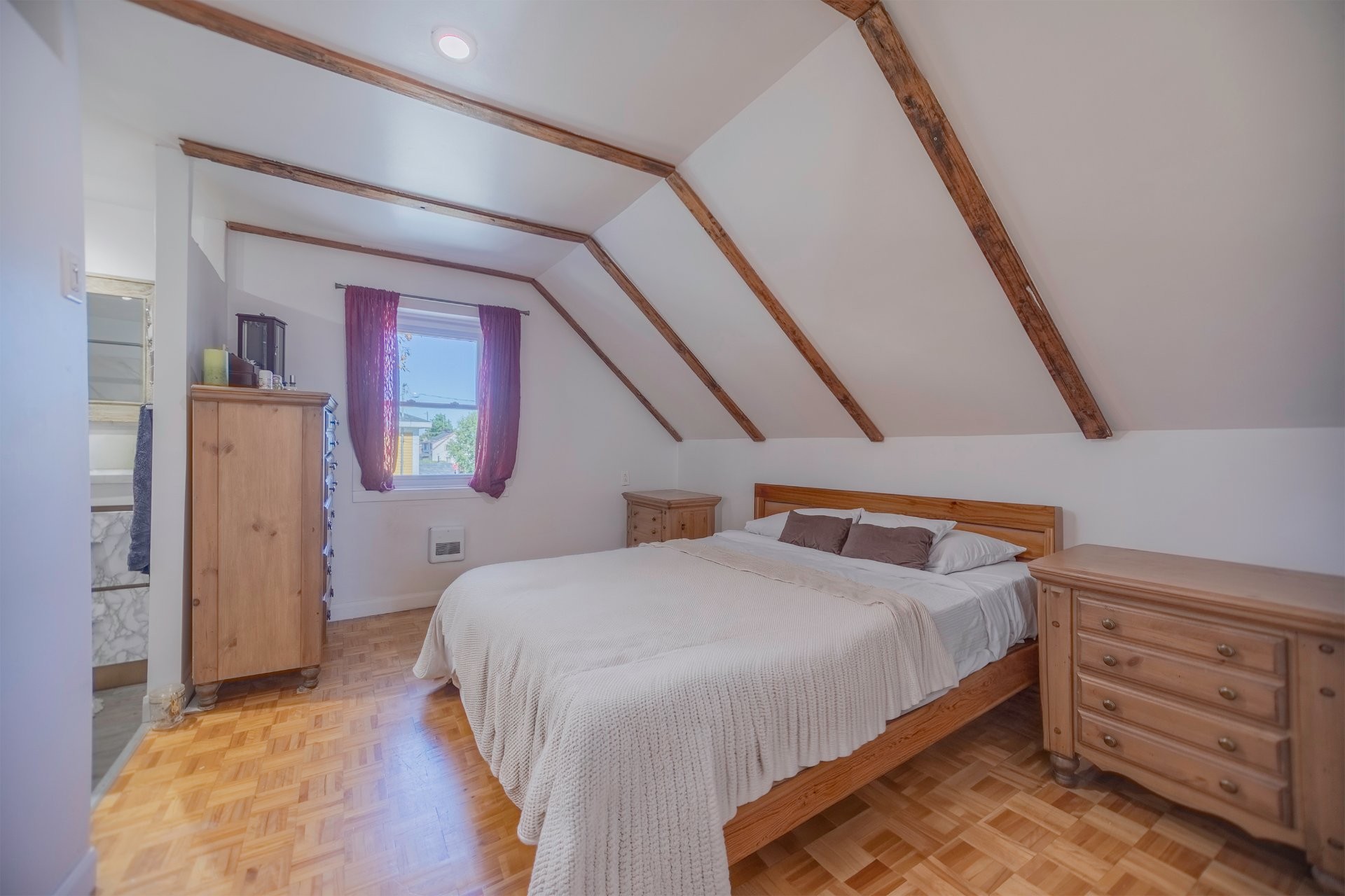 









5056


Rue Ste-Thérèse

,
Contrecoeur,




QC
J0L1C0

