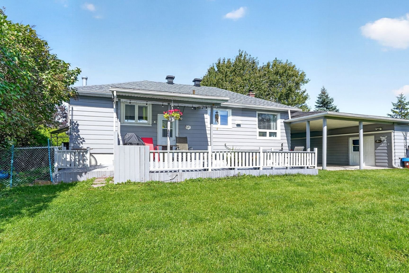 









833


Ch. du Clocher

,
Saint-Jean-sur-Richelieu,




QC
J2Y1A4

