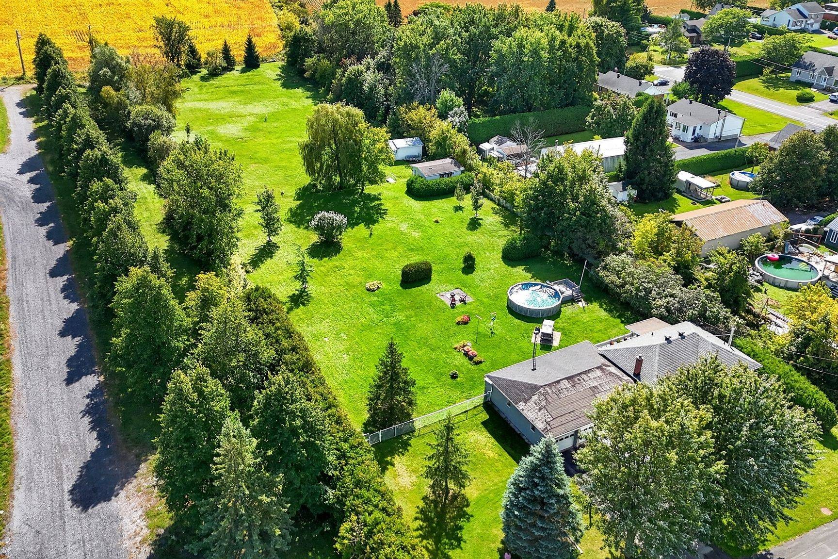 









833


Ch. du Clocher

,
Saint-Jean-sur-Richelieu,




QC
J2Y1A4

