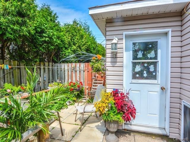 









1592

 - 1594


Rue Marquette

,
Longueuil (Le Vieux-Longueuil),




QC
J4K4J1


