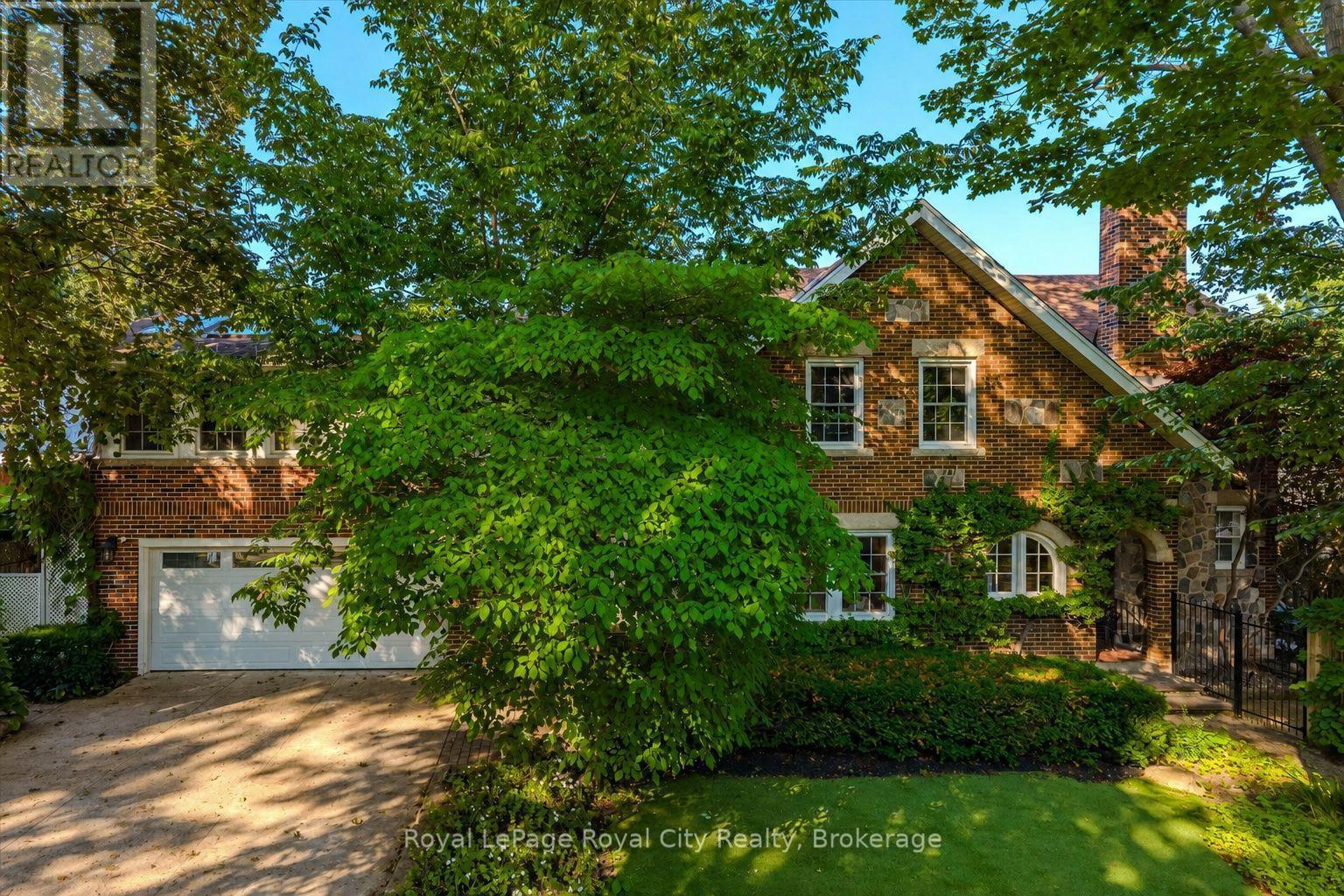 












1 BARBER AVENUE

,
Guelph (Exhibition Park),




Ontario
N1H5E6

