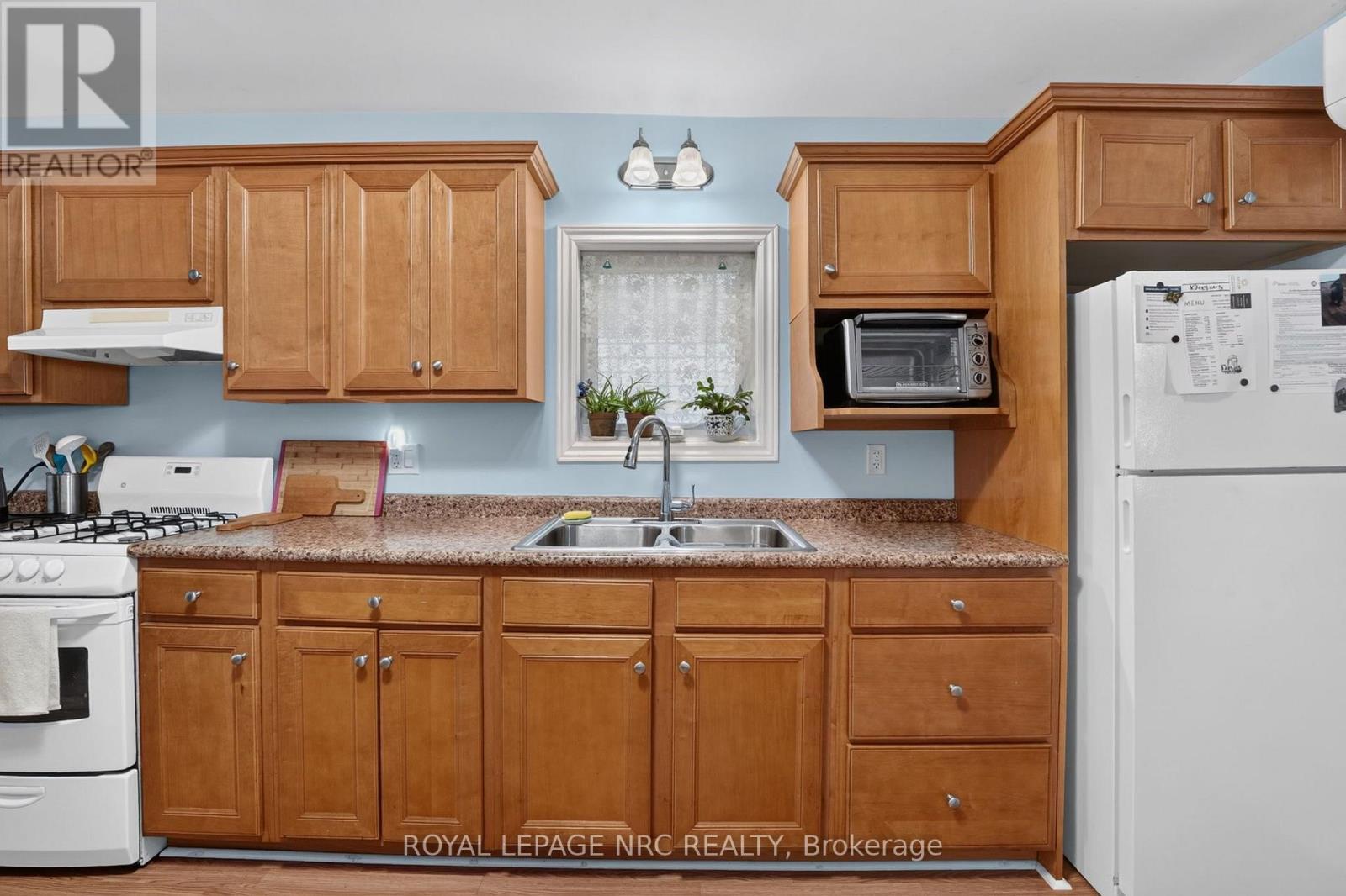 












3852 MATHEWSON AVENUE

,
Fort Erie (Crystal Beach),




Ontario
L0S1B0

