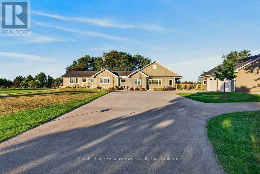 












4379 HENDERSON ROAD

,
Milton (TR Rural Trafalgar),




Ontario
L9E0K2

