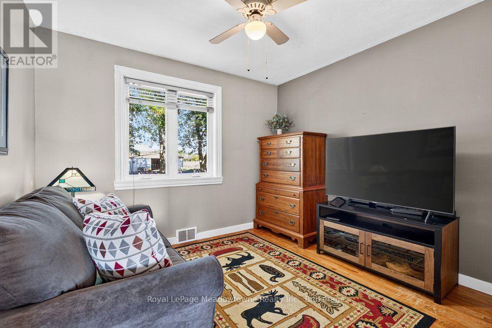 












4379 HENDERSON ROAD

,
Milton (TR Rural Trafalgar),




Ontario
L9E0K2

