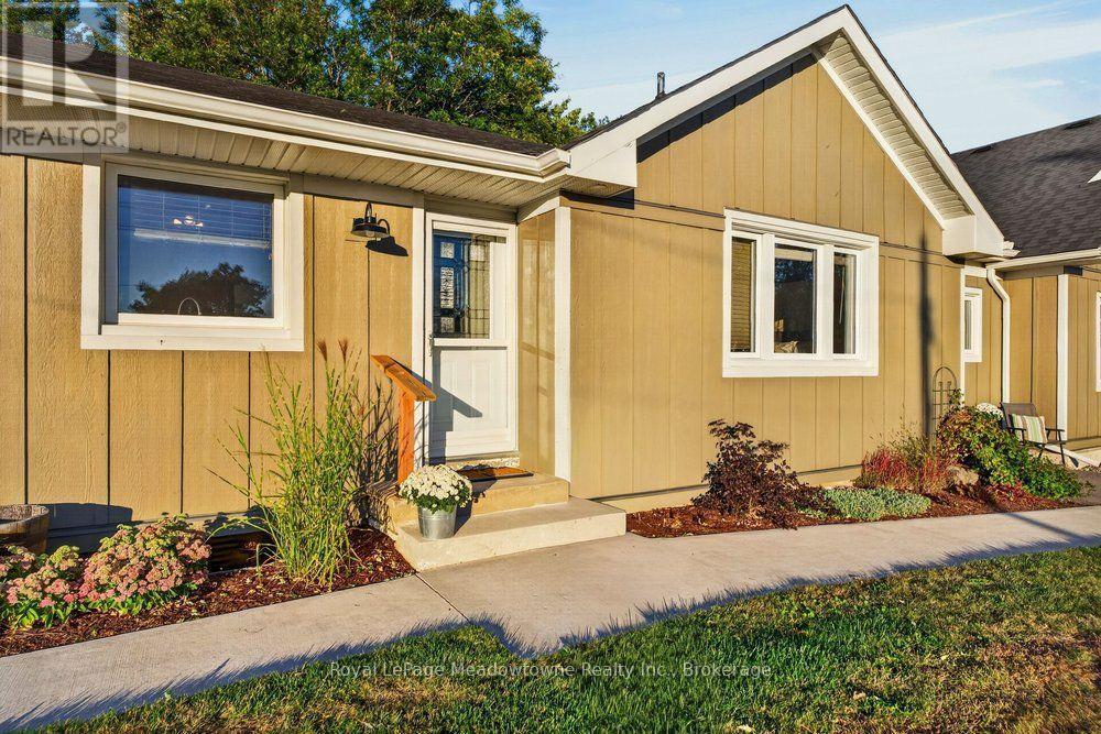 












4379 HENDERSON ROAD

,
Milton (TR Rural Trafalgar),




Ontario
L9E0K2

