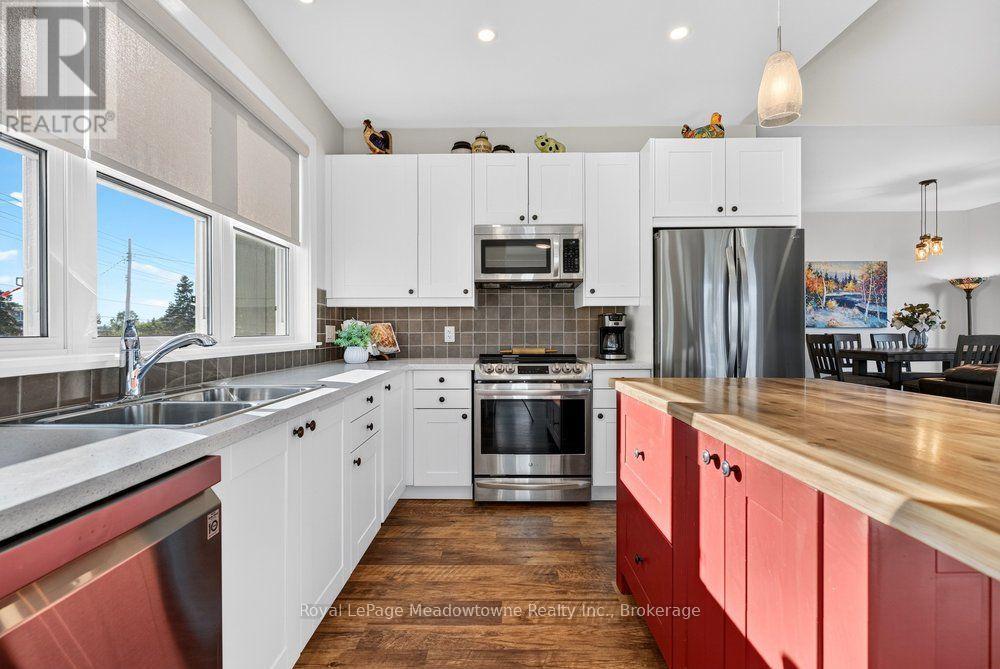 












4379 HENDERSON ROAD

,
Milton (TR Rural Trafalgar),




Ontario
L9E0K2

