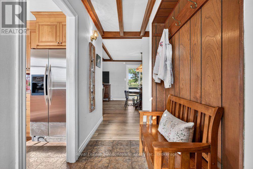












4379 HENDERSON ROAD

,
Milton (TR Rural Trafalgar),




Ontario
L9E0K2

