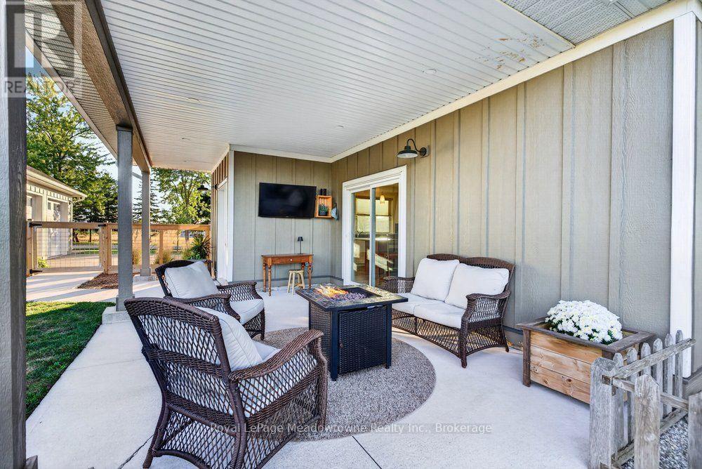 












4379 HENDERSON ROAD

,
Milton (TR Rural Trafalgar),




Ontario
L9E0K2

