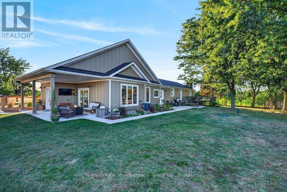 












4379 HENDERSON ROAD

,
Milton (TR Rural Trafalgar),




Ontario
L9E0K2

